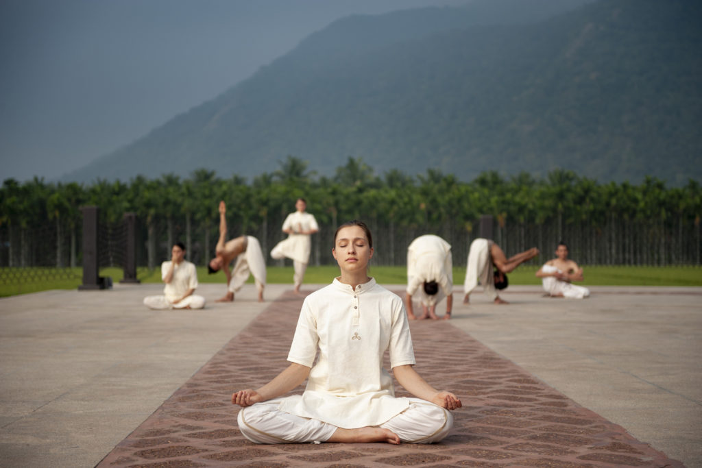 Isha Hatha Yoga Meditation Sadhguru